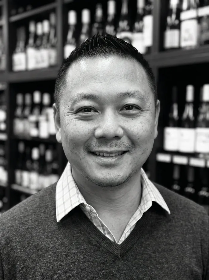 Jason Li, Brick & Mortar Manager